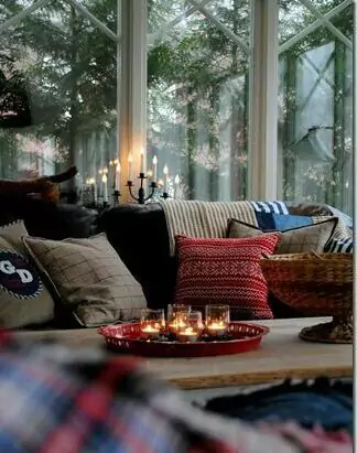image of-pillows-sofa