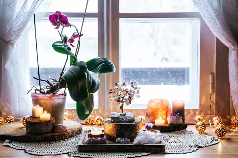 windowcill-candles-tree